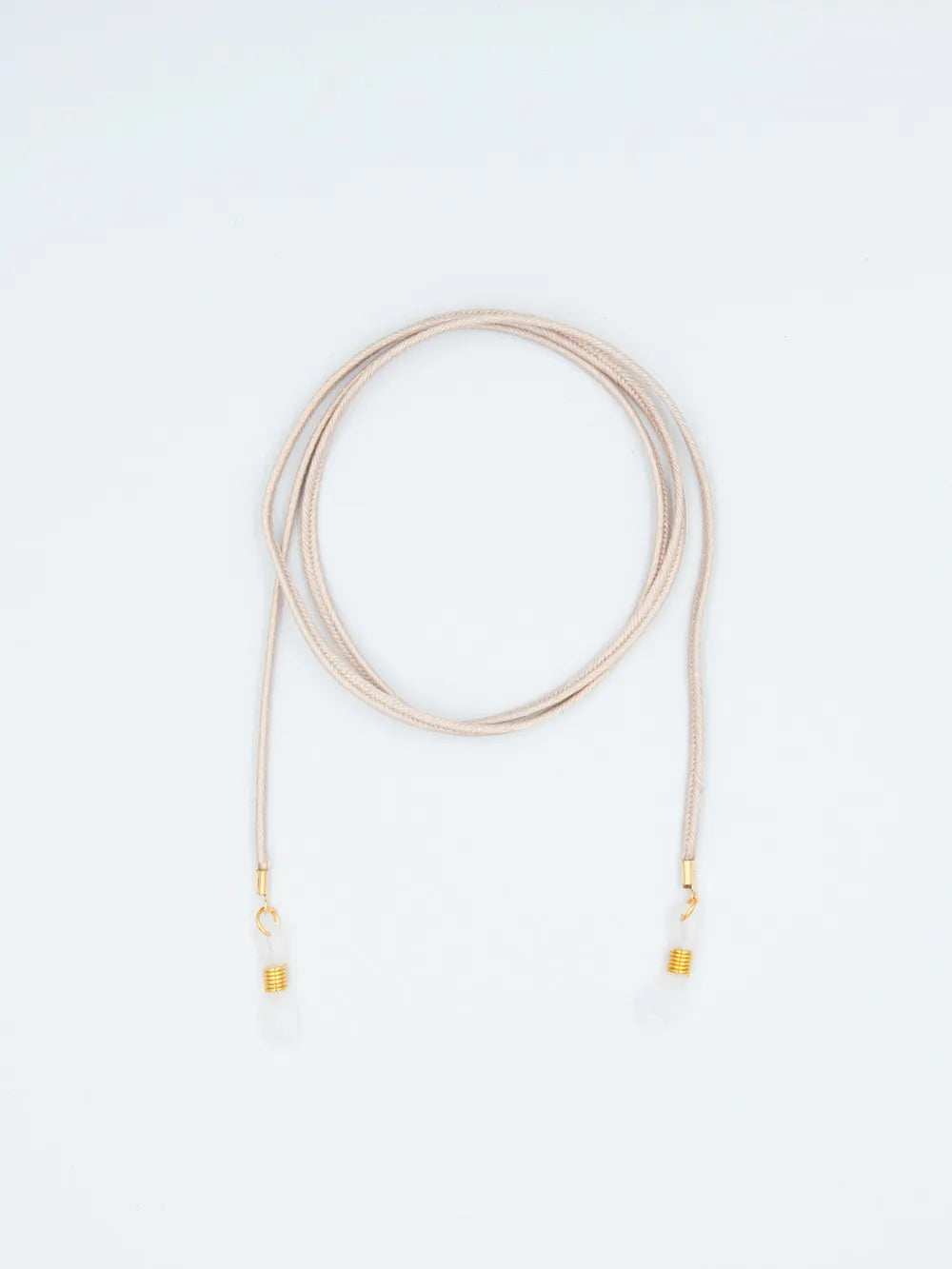 Brillenband fein geflochten beige auf weissem Hintergrund
