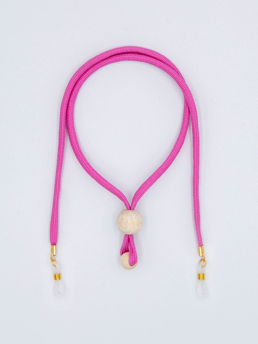 Pinkes Paracord Kinder Brillenband mit zwei natur Holzperlen zum Anpassen der Grösse auf weissem Hintergrund