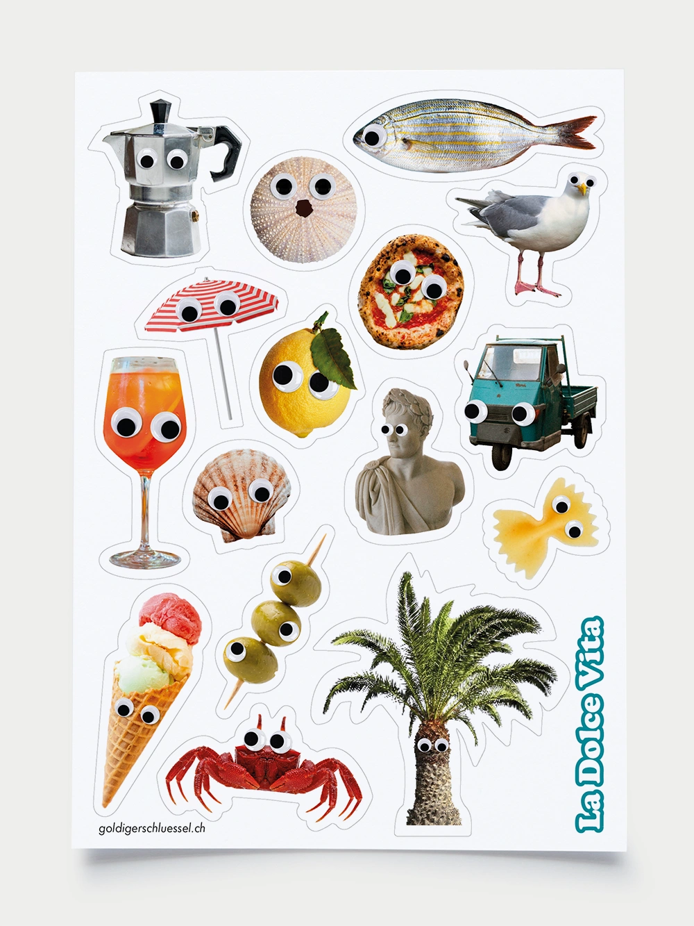 Stickerbogen mit 16 Motiven mit gedruckten Wackelaugen zum Thema La Dolce Vita wie z.B. Bialetti, Seestern, Sonnenschirm, Apérol Spritz oder Möwe.