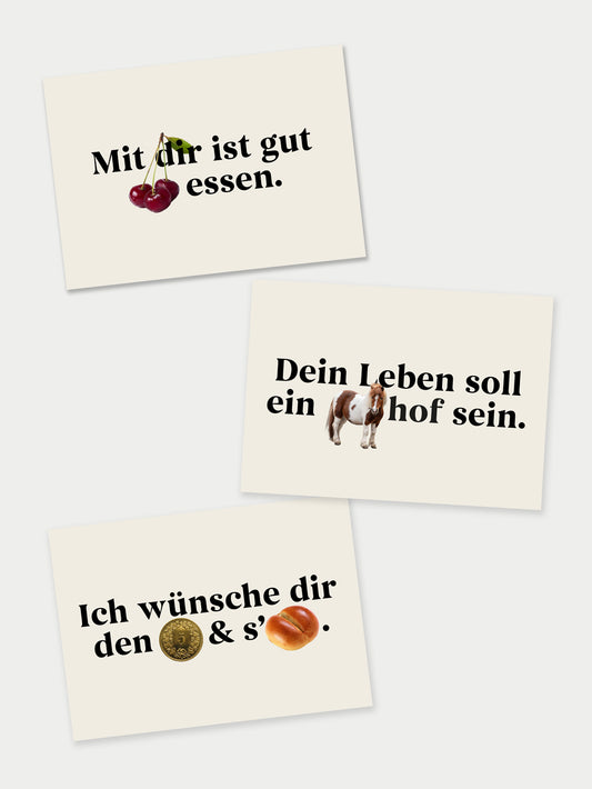 Drei Postkarten mit Sprichwörtern und Bildern von Kirschen, einem Pony und einem Weggli auf hellgrauem Hintergrund.